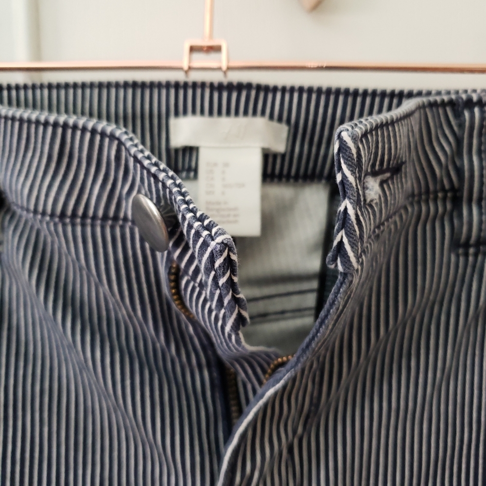 H&M, size 6, Striped, Button Shorts. - Picture 8 of 11